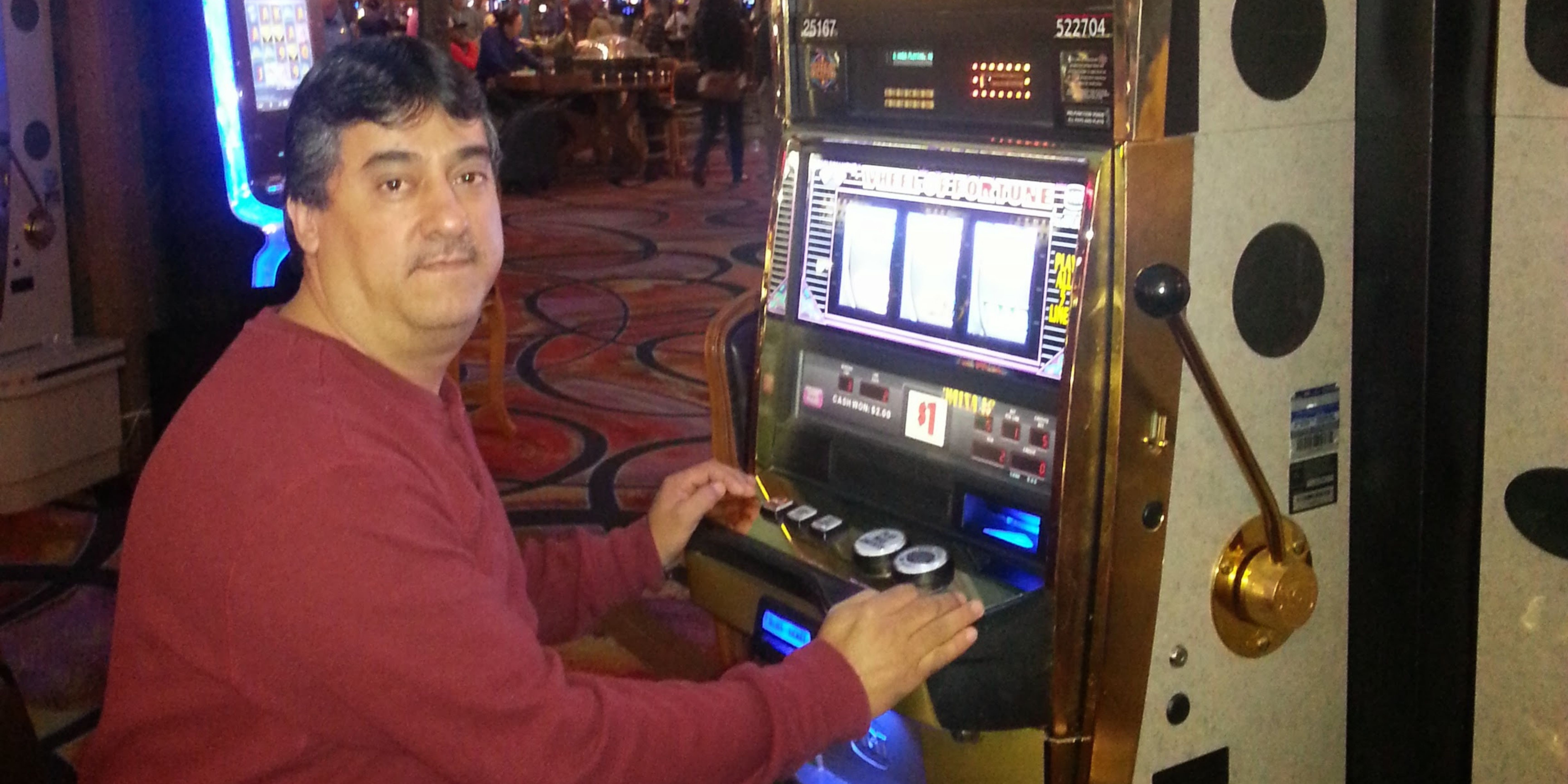 Jaime Ricardo Galicia Mendoza en el casino 2